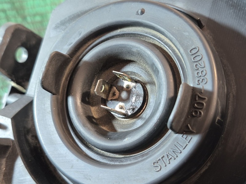 Recambio de faro izquierdo para honda fr-v (be) 1.7 referencia OEM IAM   