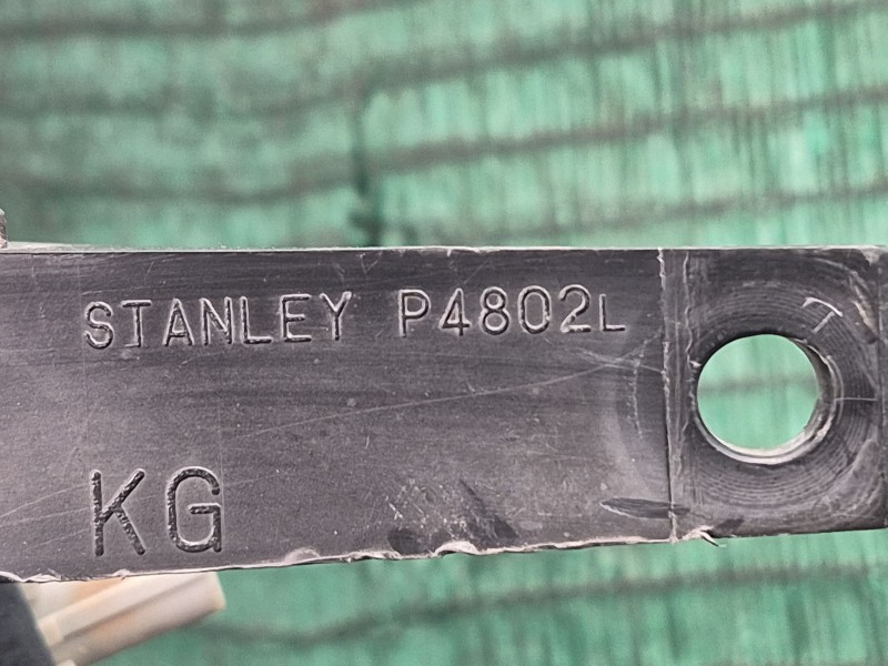 Recambio de faro izquierdo para honda fr-v (be) 1.7 referencia OEM IAM   