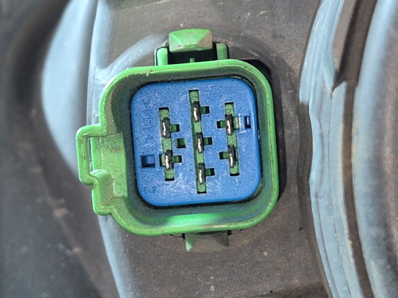 Recambio de faro derecho para ford fiesta (cbk) ambiente referencia OEM IAM   