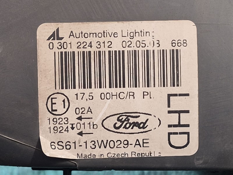 Recambio de faro derecho para ford fiesta (cbk) ambiente referencia OEM IAM   