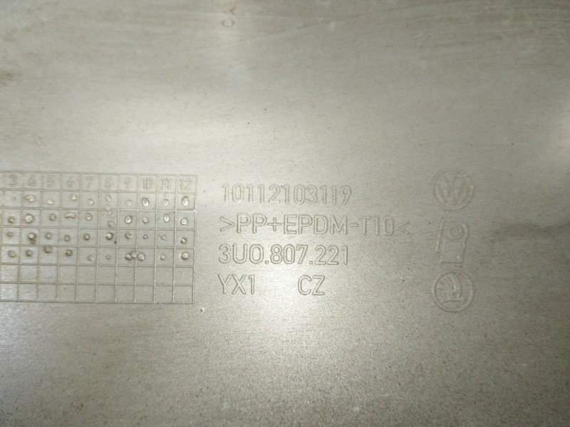 Recambio de paragolpes delantero para skoda superb i (3u4) 2.5 tdi referencia OEM IAM   