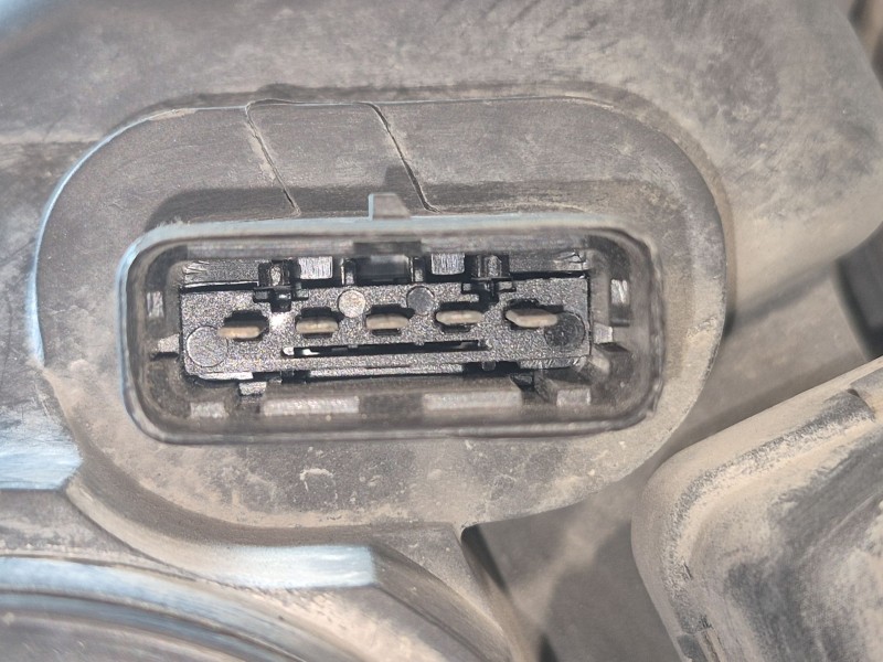 Recambio de faro derecho para renault megane ii berlina 5p referencia OEM IAM   