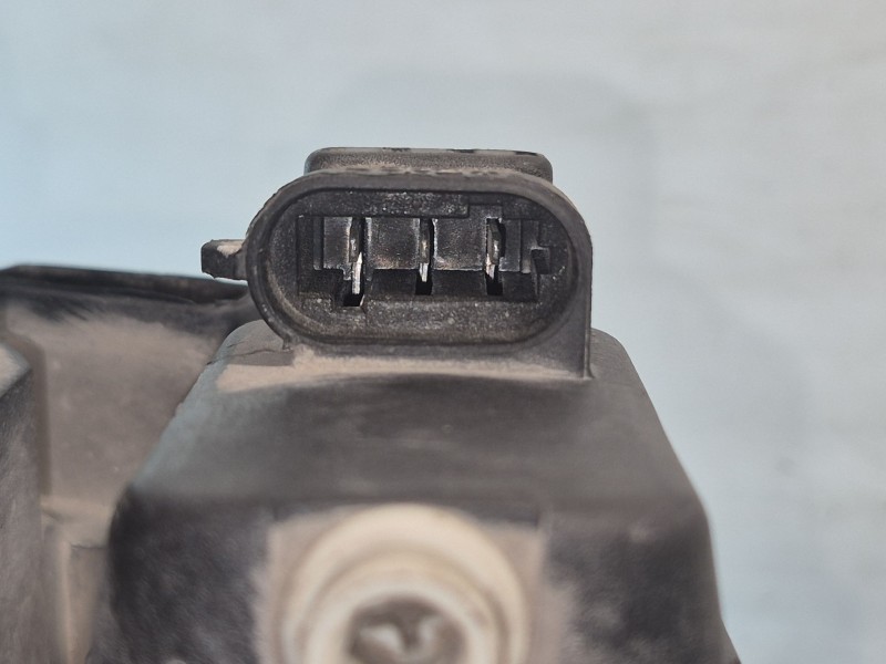 Recambio de faro derecho para renault megane ii berlina 5p referencia OEM IAM   