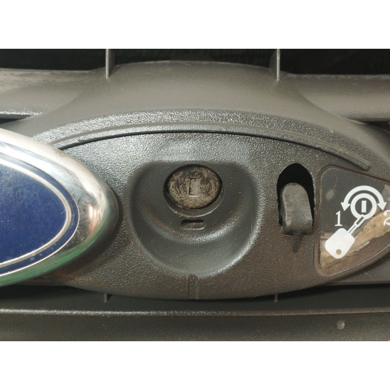 Recambio de rejilla delantera para ford focus c-max (dm2) 1.6 referencia OEM IAM 7M51R8138A 7M5116613AD 7M51R8138A