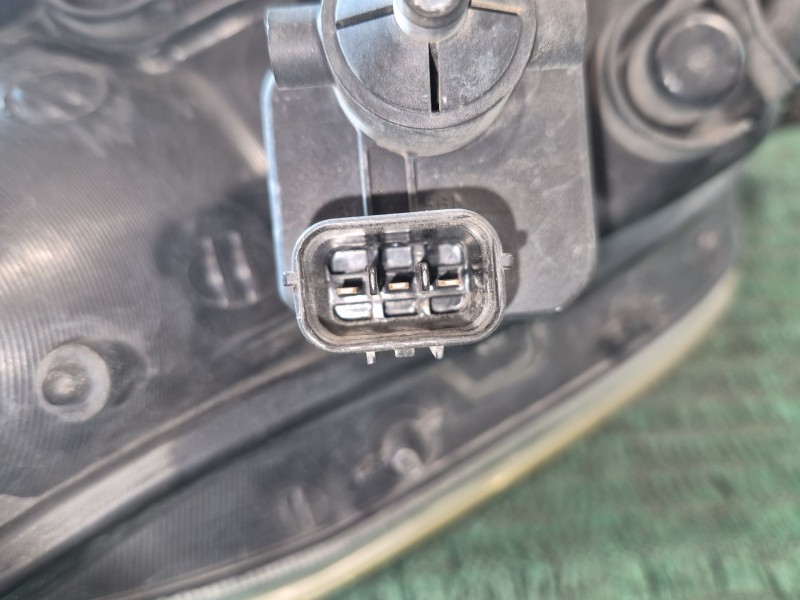 Recambio de faro izquierdo para honda cr-v (rd8) es referencia OEM IAM   