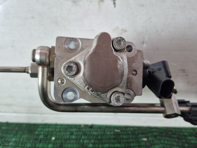 Recambio de bomba inyeccion para volkswagen golf v berlina (1k1) conceptline (e) referencia OEM IAM 0261520024 03C127025L 026152