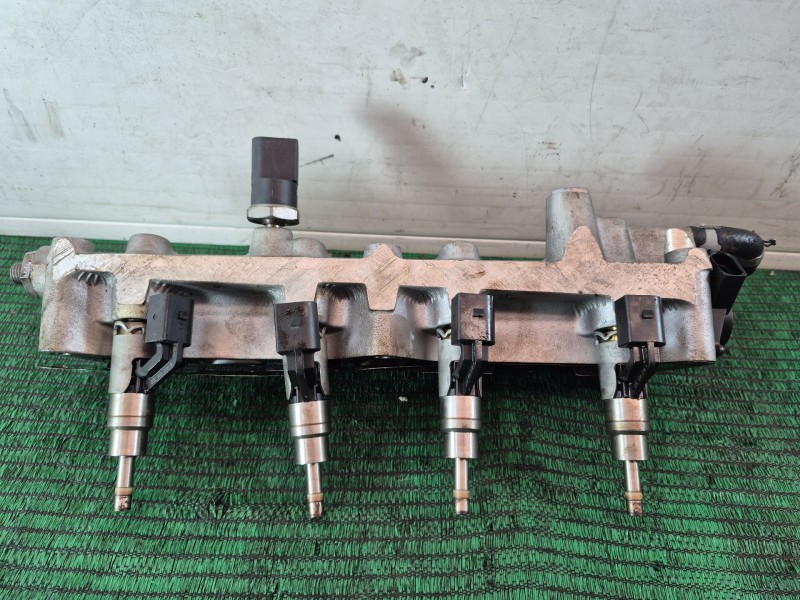 Recambio de colector admision para volkswagen golf v berlina (1k1) conceptline (e) referencia OEM IAM 03C133204 03C133204 03C133