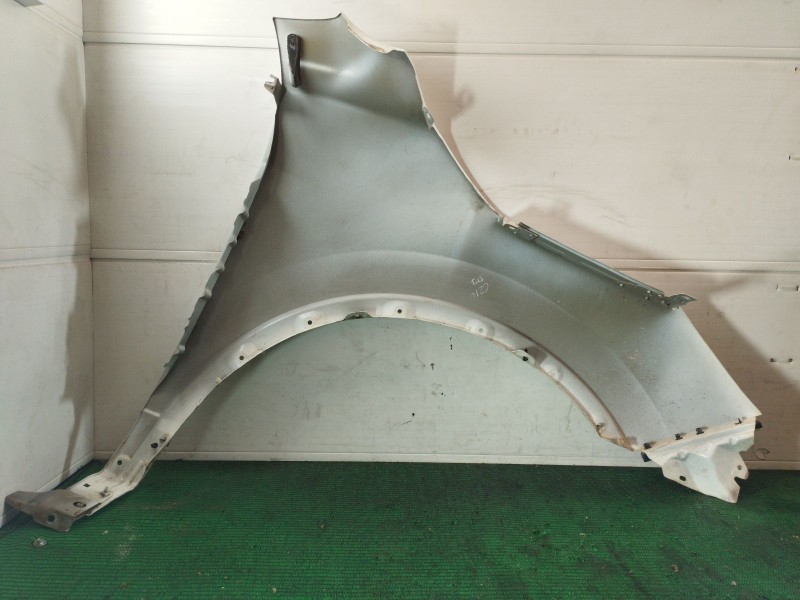 Recambio de aleta delantera izquierda para nissan qashqai ii (j11, j11_) 1.2 dig-t referencia OEM IAM   