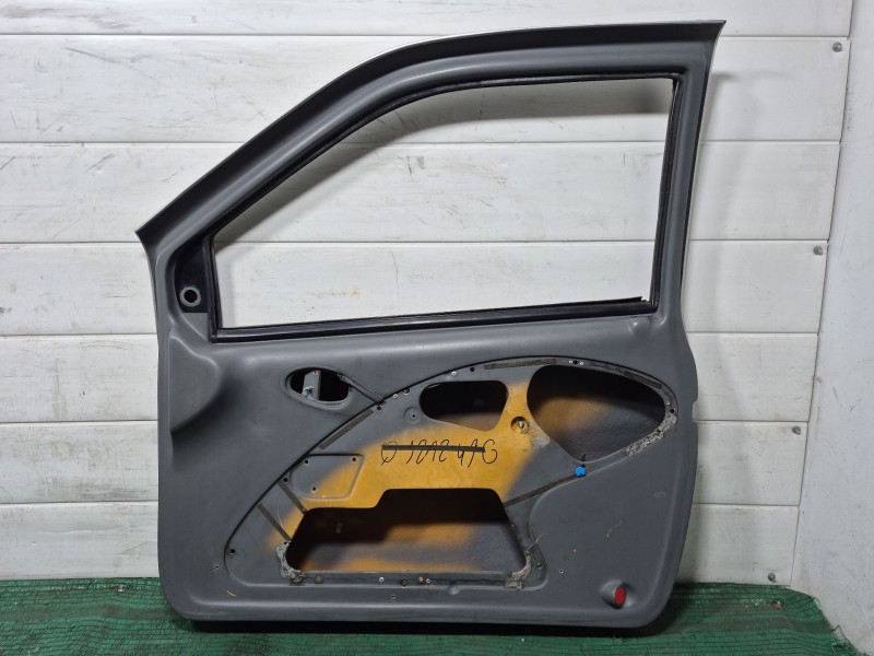 Recambio de puerta delantera derecha para piaggio m500 0.5 d referencia OEM IAM   
