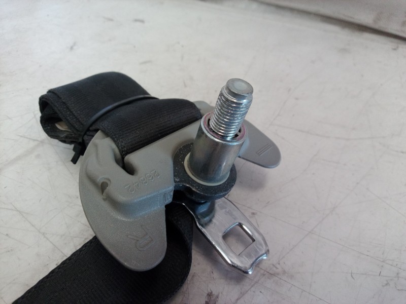 Recambio de cinturon seguridad trasero derecho para toyota rav 4 (a3) executive referencia OEM IAM H073811 H073811 H073811