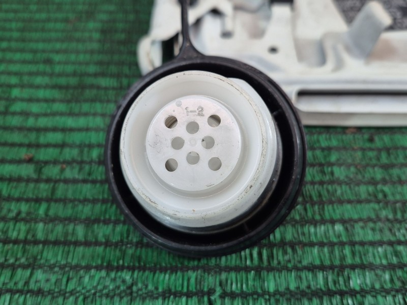 Recambio de tapa exterior combustible para nissan qashqai ii (j11, j11_) 1.2 dig-t referencia OEM IAM   