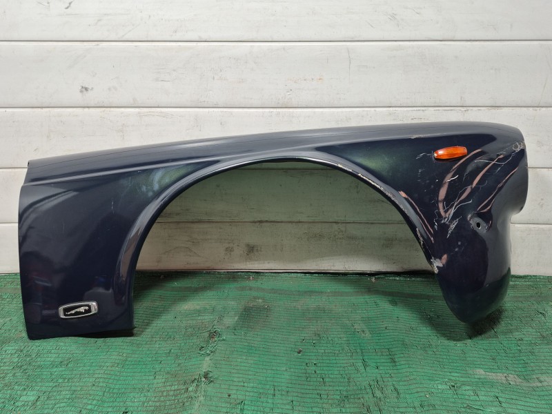 Recambio de aleta delantera derecha para jaguar xj sovereign v12 referencia OEM IAM   