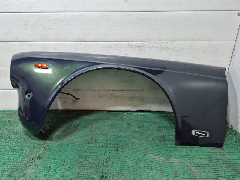 Recambio de aleta delantera izquierda para jaguar xj sovereign v12 referencia OEM IAM   