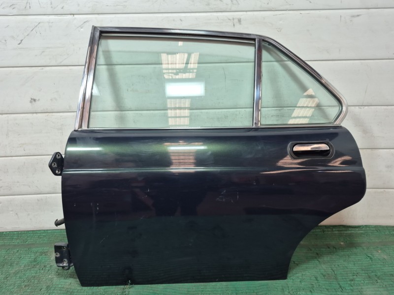 Recambio de puerta trasera izquierda para jaguar xj sovereign v12 referencia OEM IAM   