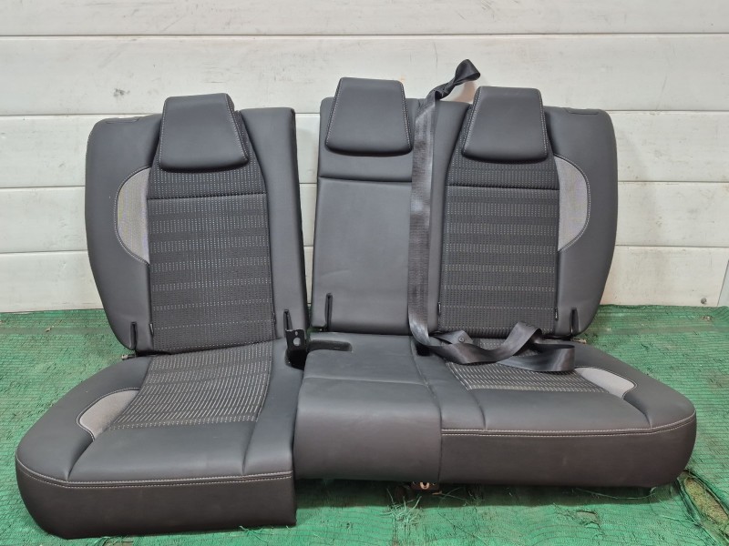 Recambio de juego asientos completo para peugeot 2008 i (cu_) 1.5 bluehdi 120 referencia OEM IAM   