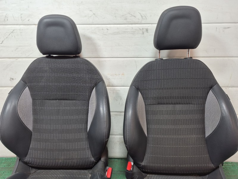 Recambio de juego asientos completo para peugeot 2008 i (cu_) 1.5 bluehdi 120 referencia OEM IAM   