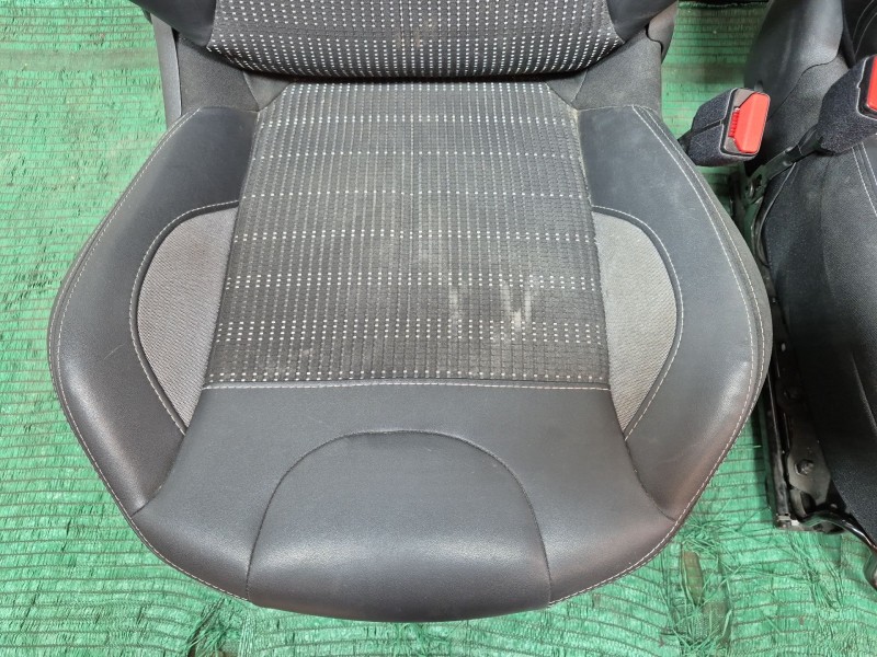 Recambio de juego asientos completo para peugeot 2008 i (cu_) 1.5 bluehdi 120 referencia OEM IAM   