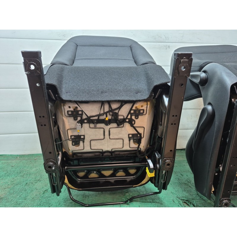 Recambio de juego asientos completo para peugeot 2008 i (cu_) 1.5 bluehdi 120 referencia OEM IAM   