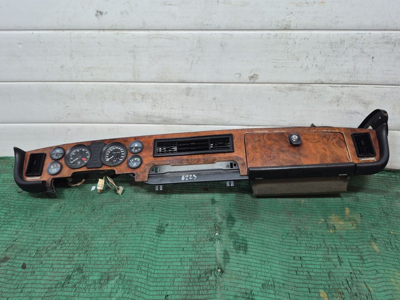 Recambio de salpicadero para jaguar xj sovereign v12 referencia OEM IAM   