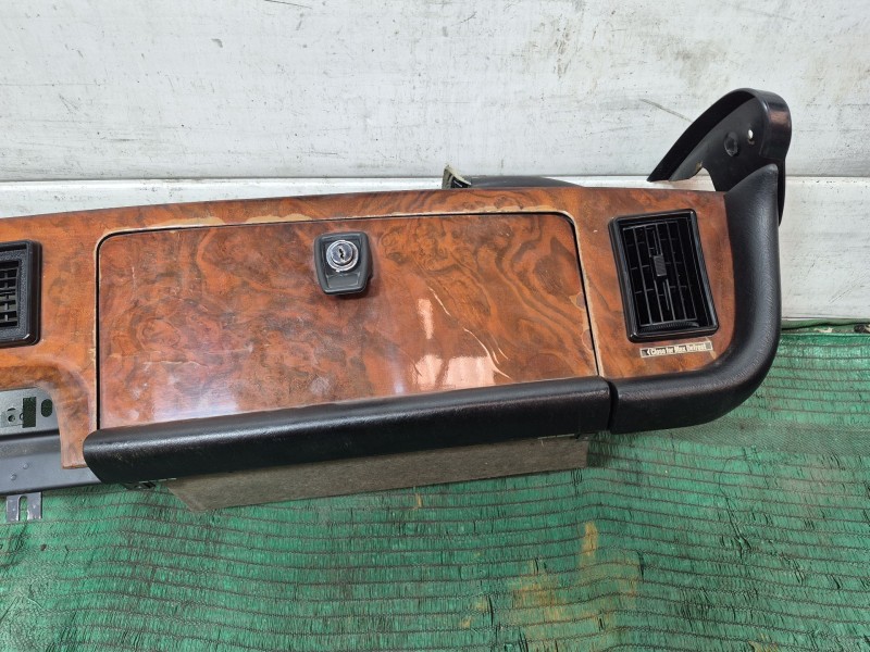 Recambio de salpicadero para jaguar xj sovereign v12 referencia OEM IAM   