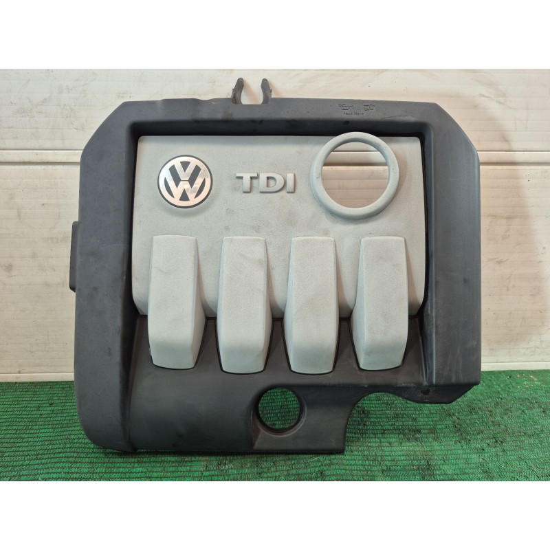 Recambio de tapa motor para volkswagen golf v (1k1) 1.9 tdi referencia OEM IAM   