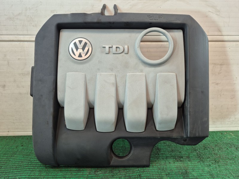 Recambio de tapa motor para volkswagen golf v (1k1) 1.9 tdi referencia OEM IAM   