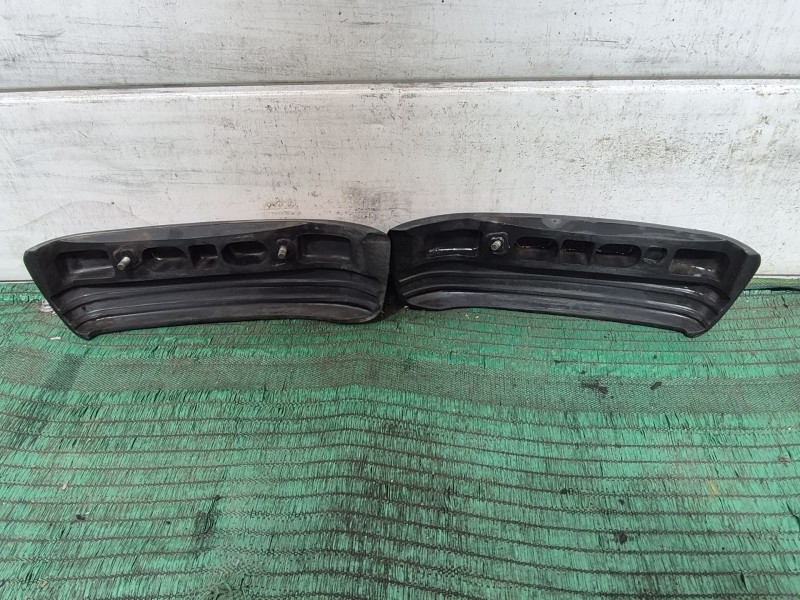Recambio de molduras traseras para jaguar xj sovereign v12 referencia OEM IAM   
