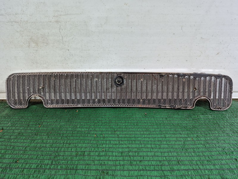 Recambio de rejilla delantera para jaguar xj sovereign v12 referencia OEM IAM   