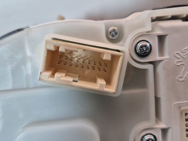 Recambio de cuadro instrumentos para peugeot 2008 i (cu_) 1.5 bluehdi 120 referencia OEM IAM   