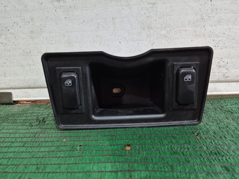 Recambio de mando elevaluna central para aixam minauto 0.5 referencia OEM IAM 7AR683 7AR683 7AR683