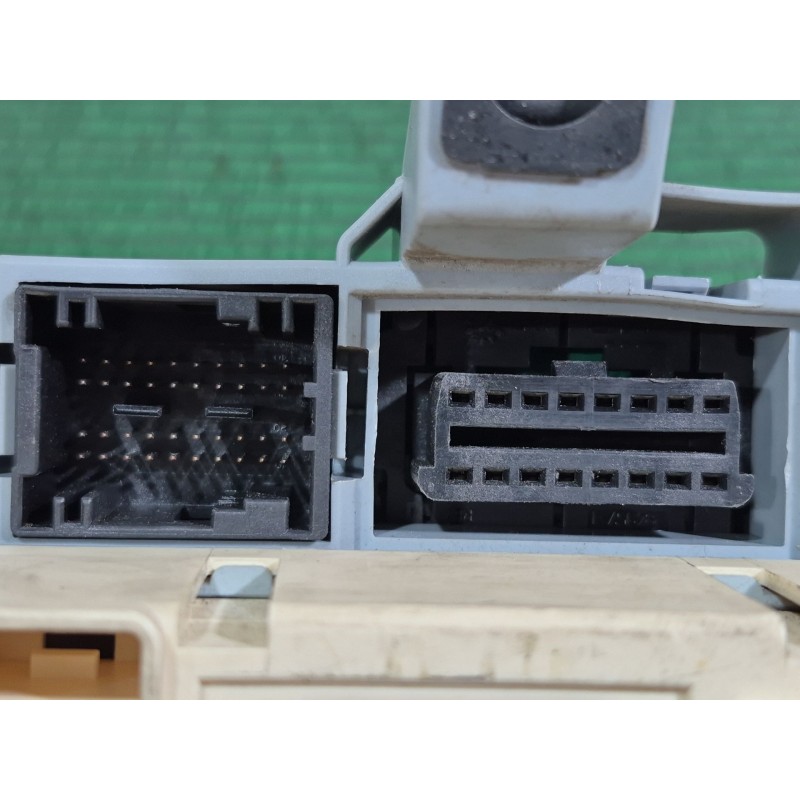 Recambio de caja reles / fusibles para alfa romeo gt (937_) 1.9 jtd (937cxn1b) referencia OEM IAM   
