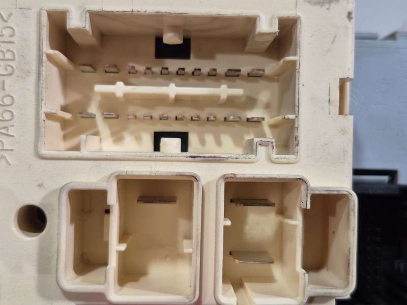 Recambio de caja reles / fusibles para alfa romeo gt (937_) 1.9 jtd (937cxn1b) referencia OEM IAM   