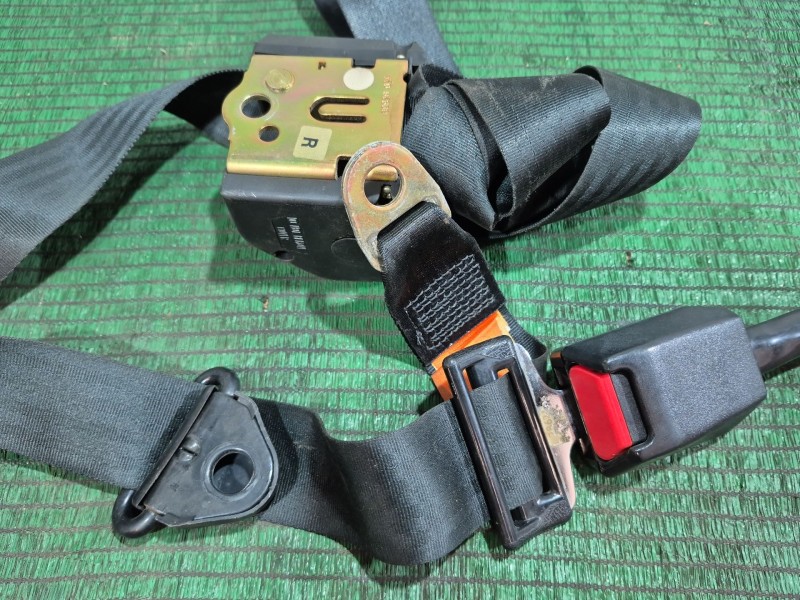 Recambio de cinturon seguridad delantero derecho para jaguar xj sovereign v12 referencia OEM IAM   