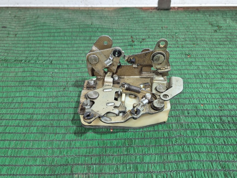 Recambio de cerradura puerta trasera izquierda para jaguar xj sovereign v12 referencia OEM IAM   