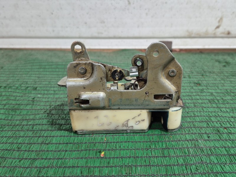 Recambio de cerradura puerta trasera izquierda para jaguar xj sovereign v12 referencia OEM IAM   