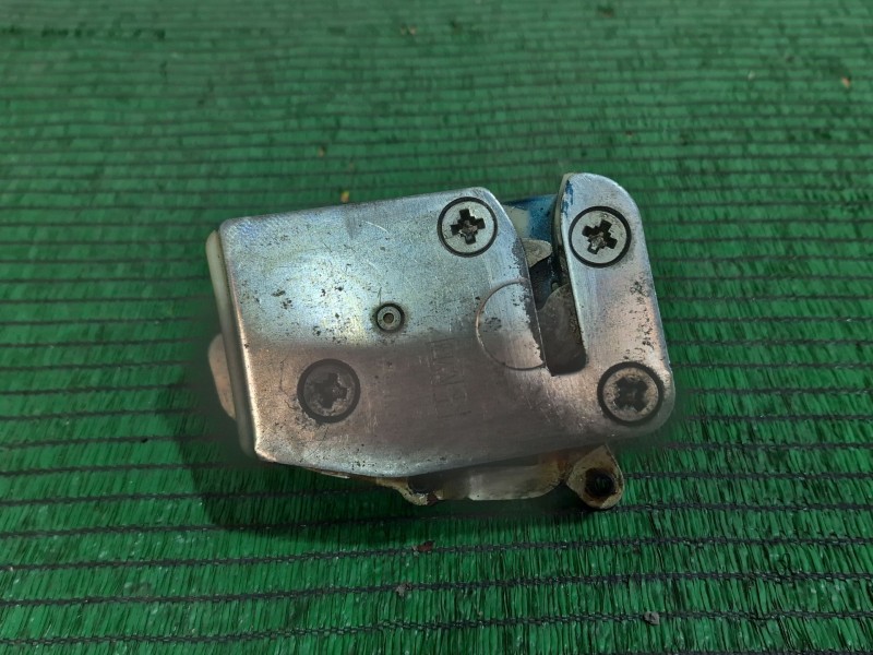 Recambio de cerradura puerta trasera izquierda para jaguar xj sovereign v12 referencia OEM IAM   