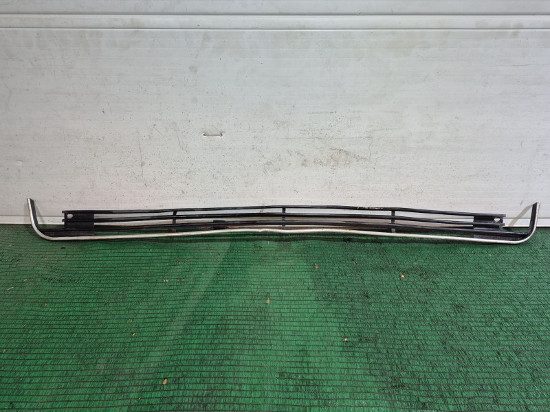 Recambio de rejilla delantera para jaguar xj sovereign v12 referencia OEM IAM   