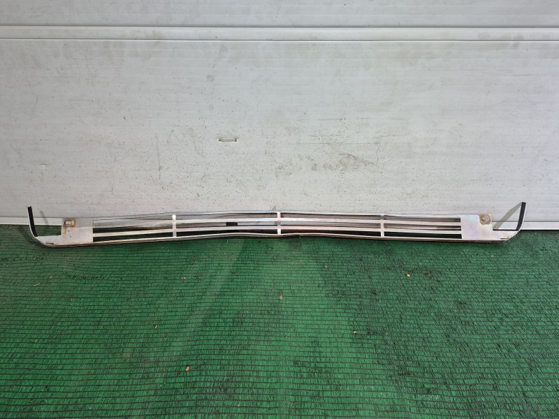 Recambio de rejilla delantera para jaguar xj sovereign v12 referencia OEM IAM   