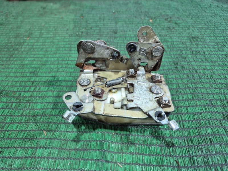 Recambio de cerradura puerta delantera derecha para jaguar xj sovereign v12 referencia OEM IAM   
