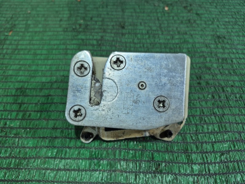 Recambio de cerradura puerta delantera derecha para jaguar xj sovereign v12 referencia OEM IAM   