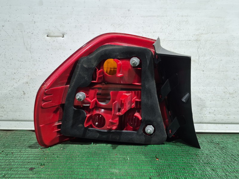 Recambio de piloto trasero derecho para bmw serie 3 berlina (e90) 325i referencia OEM IAM 6937458 6937458 6937458