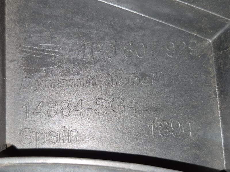Recambio de paragolpes delantero para seat leon (1p1) 2.0 tdi 16v referencia OEM IAM   