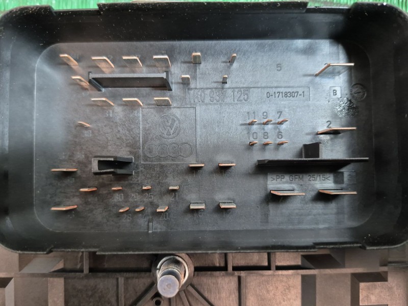 Recambio de caja reles / fusibles para seat leon (1p1) 2.0 tdi 16v referencia OEM IAM   