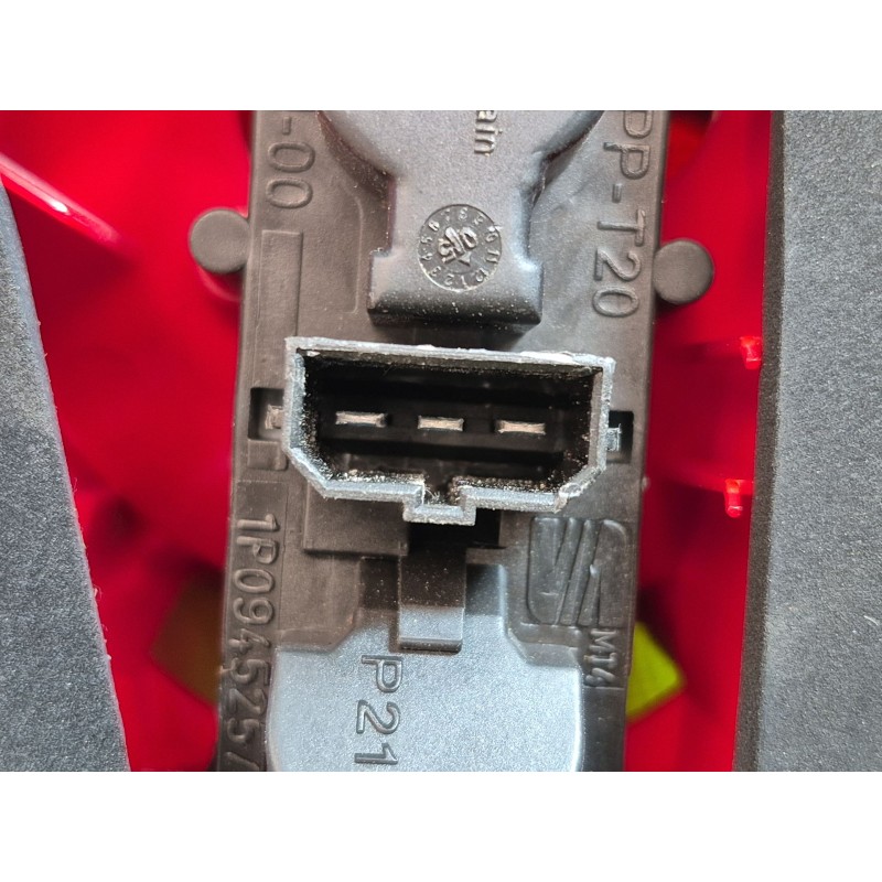 Recambio de piloto trasero derecho para seat leon (1p1) 2.0 tdi 16v referencia OEM IAM   