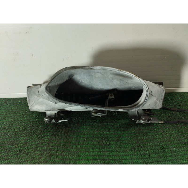 Recambio de rejilla aireadora para mercedes-benz /8 (w114) 280 (114.060) referencia OEM IAM 1268300054 1268310030 1268300054