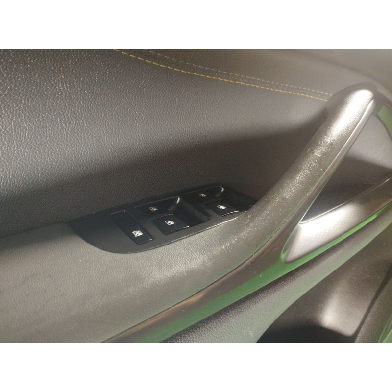 Recambio de guarnecido puerta delantera izquierda para opel zafira / zafira family b (a05) 1.9 cdti (m75) referencia OEM IAM 340