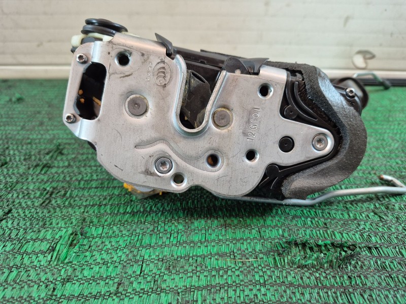 Recambio de cerradura puerta delantera derecha para opel zafira tourer c (p12) 1.6 cdti (75) referencia OEM IAM   