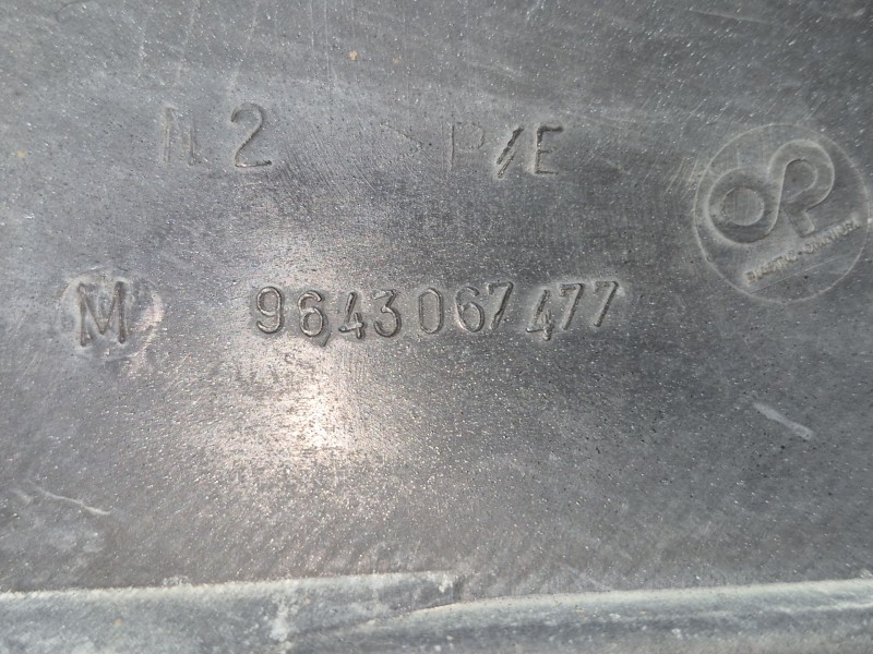 Recambio de paragolpes delantero para peugeot 307 break / sw (s1) break xs referencia OEM IAM   