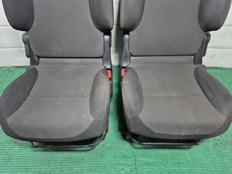 Recambio de asientos delanteros para peugeot partner furgoneta/monovolumen 1.6 bluehdi 100 referencia OEM IAM   