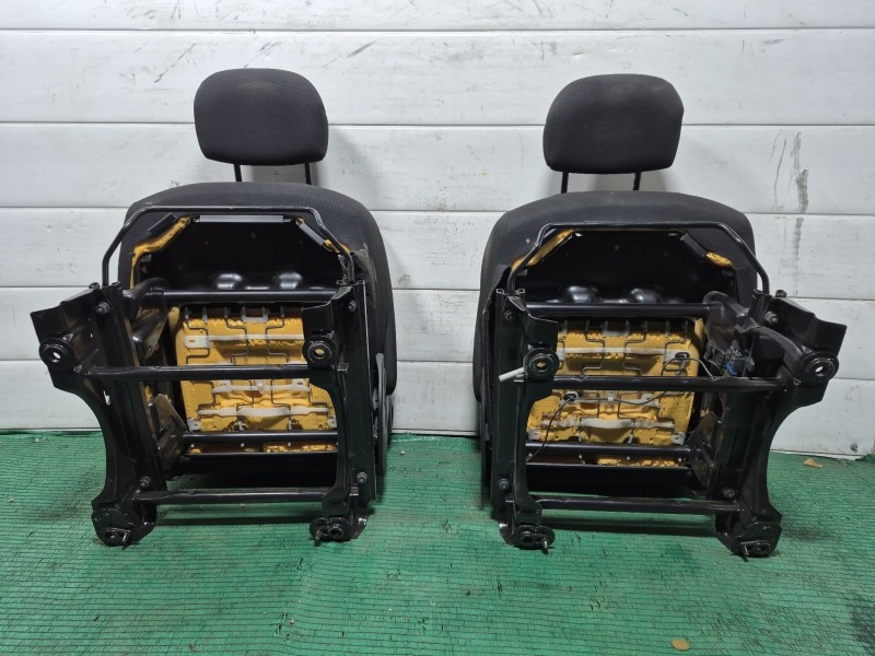 Recambio de asientos delanteros para peugeot partner furgoneta/monovolumen 1.6 bluehdi 100 referencia OEM IAM   